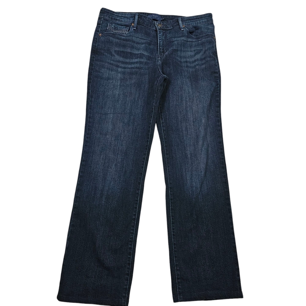Levis Demi Curve Classic Straight Leg Jeans In 16